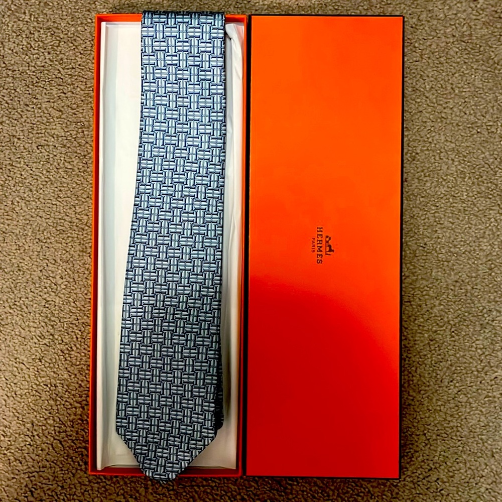 Hermes Blue and White Geometric Tie - no box
